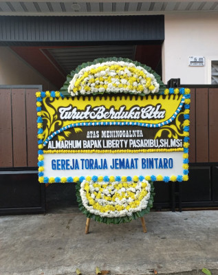 Papan Bunga Duka di Gunungterang